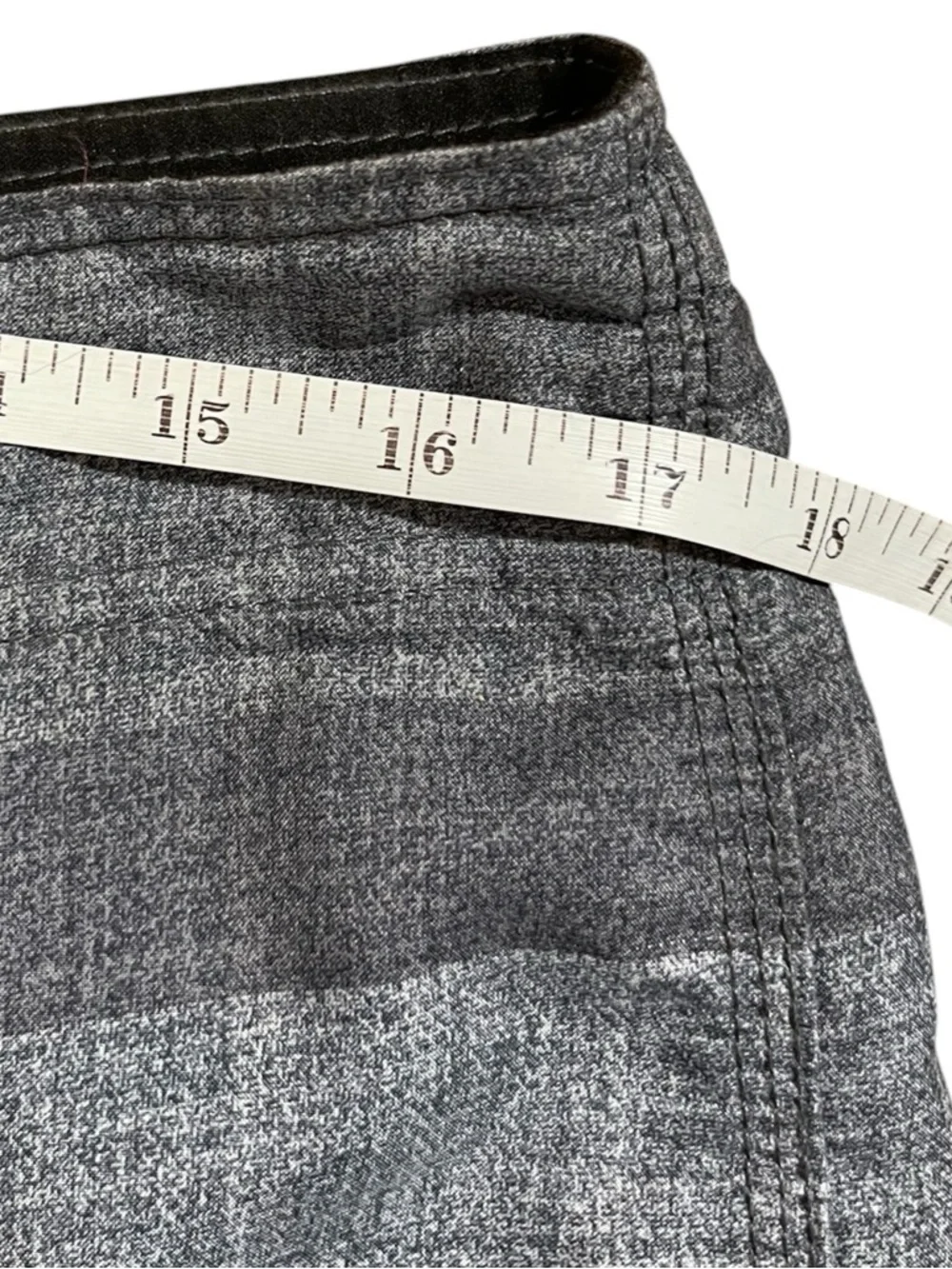 O’Neill Gray Striped Board Shorts Men’s 33‎ Surf Swim Hybrid Beach Streetwear
